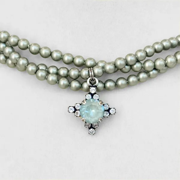 Perlencollier Stella oliv mit salbei-grünem Kristallstein