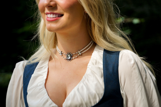 Perlencollier, Trachtenkette "Lilly" weiß Perle mit klarem Kristallstein