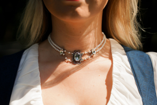Perlencollier, Trachtenkette "Lilly" weiß Perle mit klarem Kristallstein
