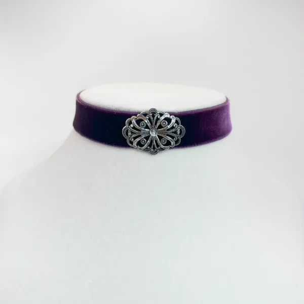 Kropfband Viktoria mit Perle lila