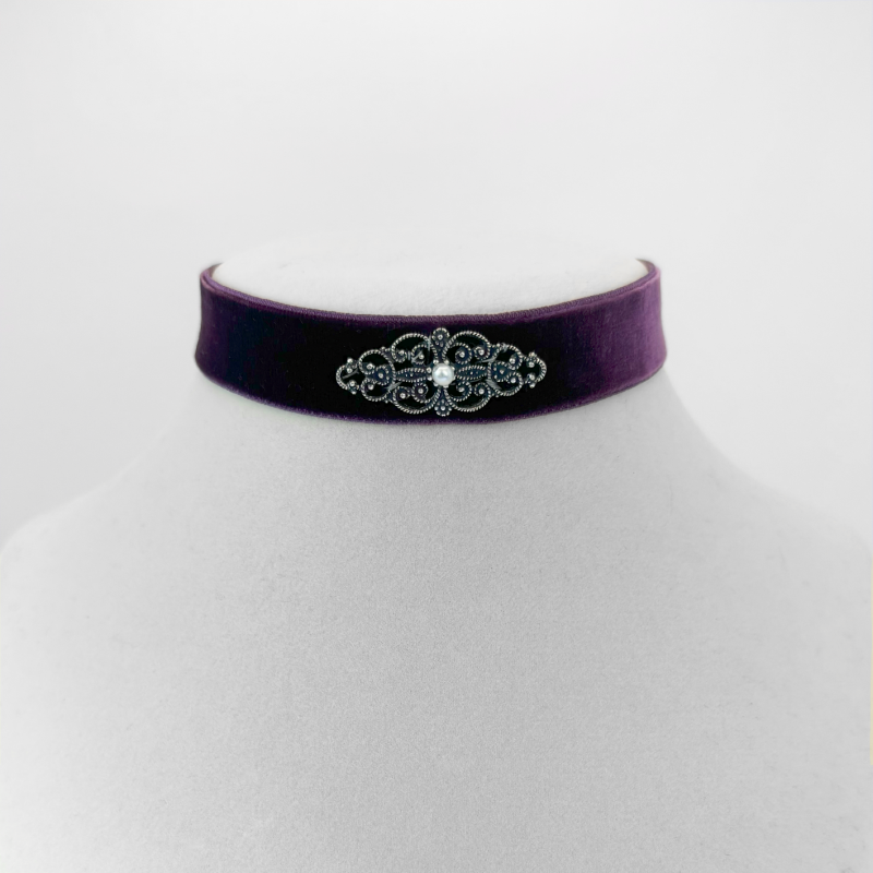 Kropfband Leonie mit Perle in lila